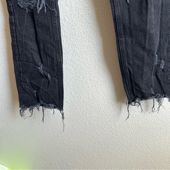 Abercrombie & Fitch High Rise Mom Jean Black Distressed Women’s Size 26 or 2 - Picture 5 of 10